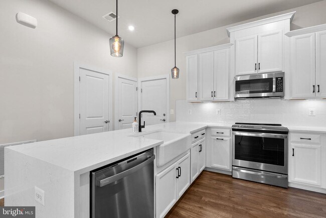 Building Photo - 16302 Connors Wy
