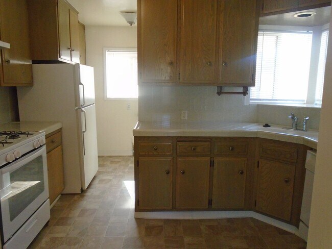 Building Photo - 2714 Cedar St