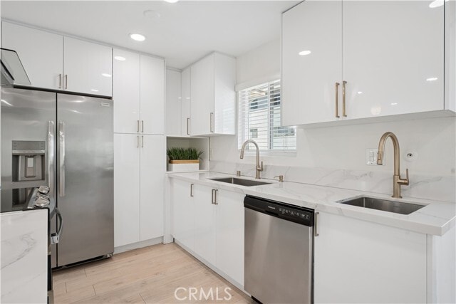 Building Photo - 5330 Zelzah Ave