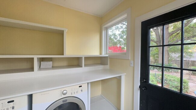 Building Photo - 3214 Devereaux Rd