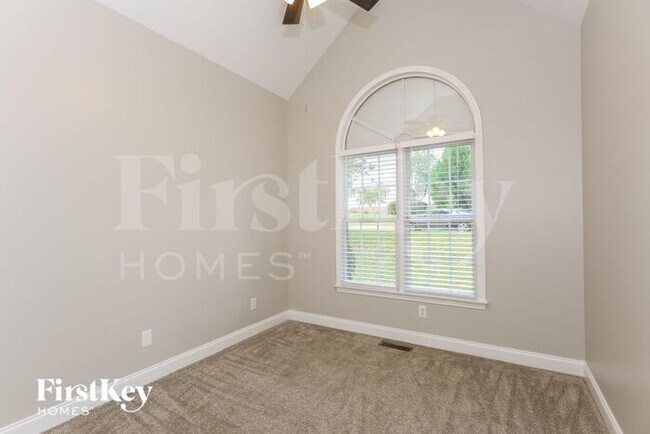 Building Photo - 209 Bennington Dr