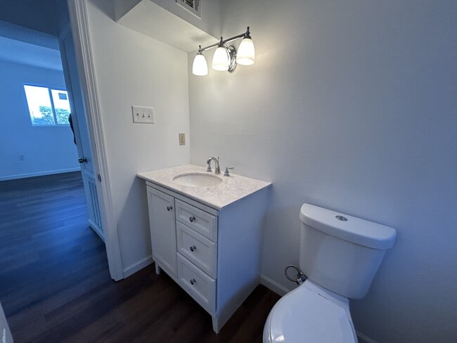 Building Photo - 3318 Broadway St