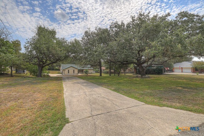 Building Photo - 1260 Flaming Oak Dr