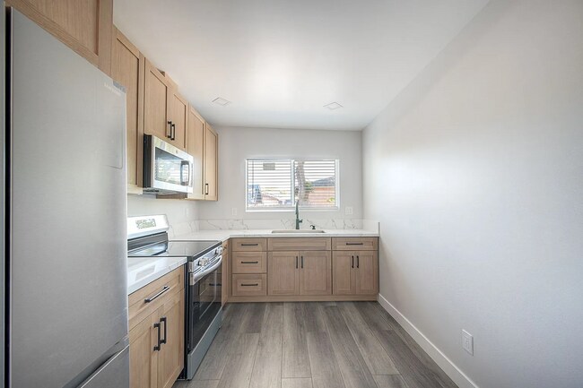 Building Photo - 199 Twin Oaks Cir