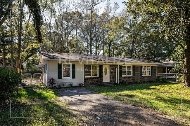 Building Photo - Newly Renovated 3 Bed 2 Bath Home in Mobile