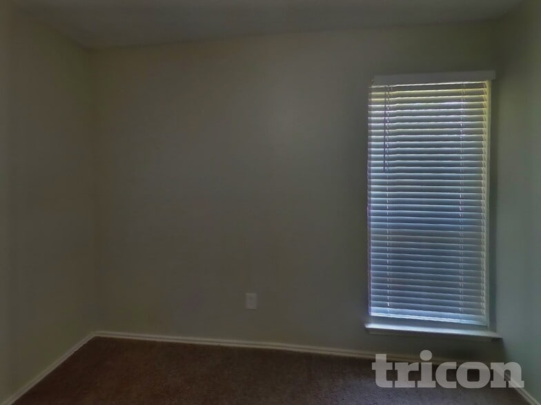 Building Photo - 14605 Otoe Dr