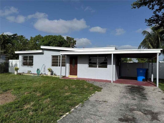 Building Photo - 2620 SW 53rd Ave