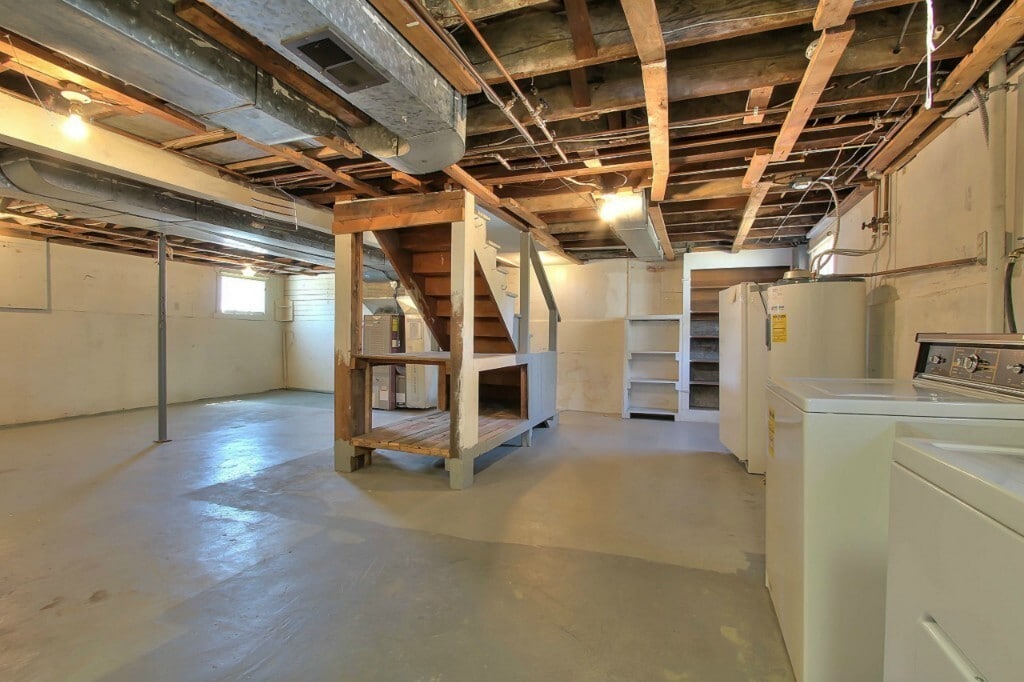 Building Photo - 2803 Queen Anne Ave N