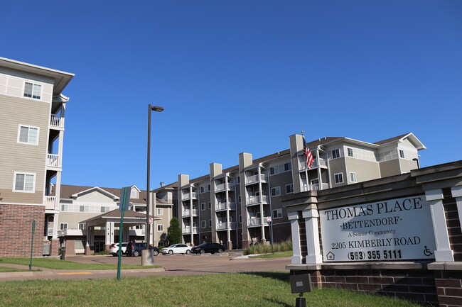 Building Photo - Thomas Place Bettendorf