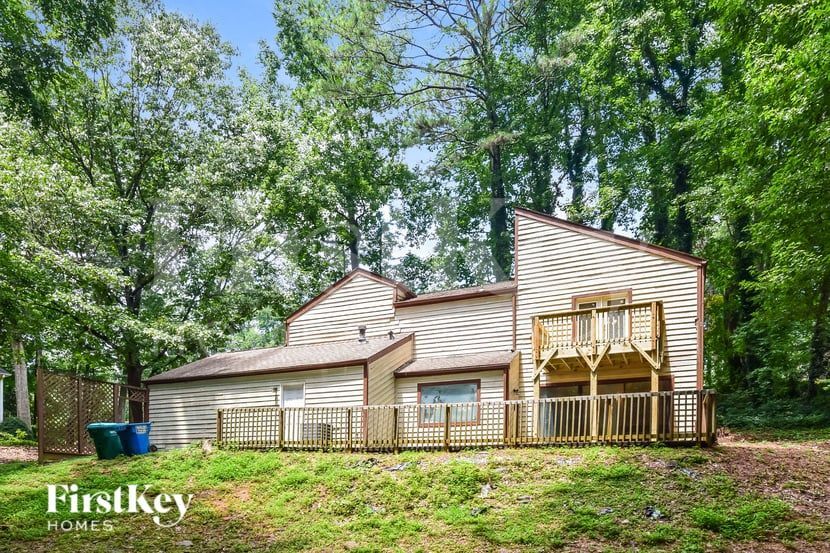 Building Photo - 5515 N Fork Dr SW
