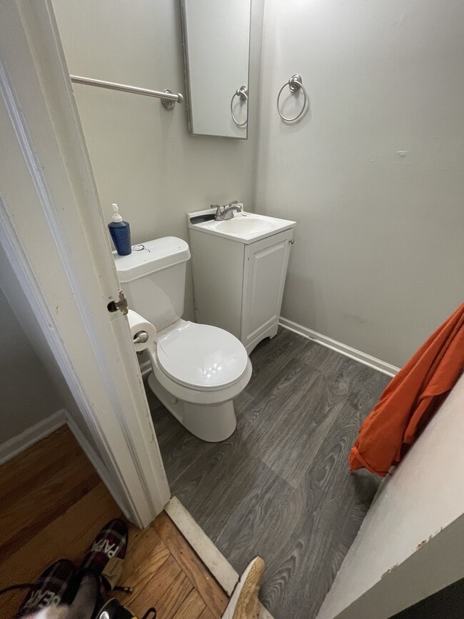 Building Photo - 7344 Wayne Ave