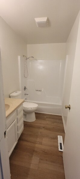 Building Photo - 829 Washington St