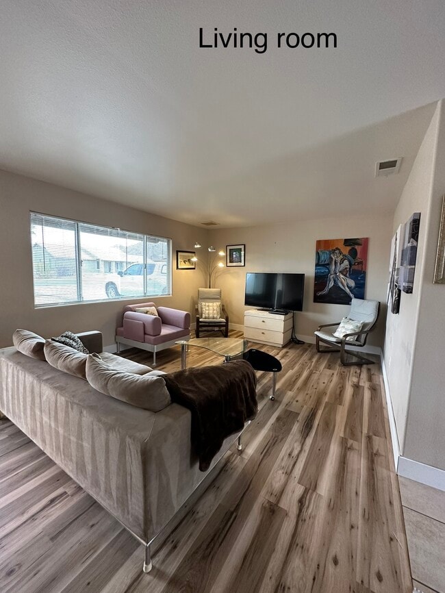 Building Photo - 7054 Juniper Ave