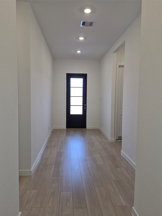 Building Photo - 31007 Golden Felipe St