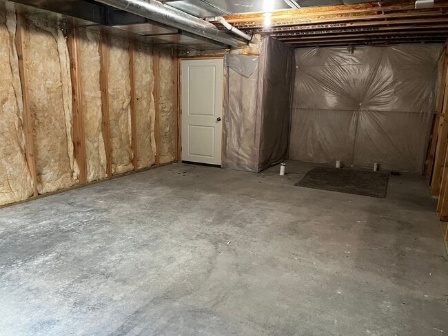 Building Photo - Absolutely STUNNING Townhome!!!