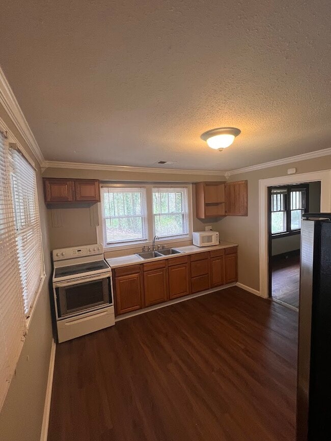 Building Photo - 5958 Dayton Blvd