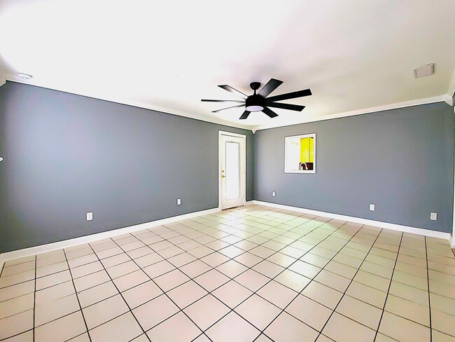 Building Photo - REMODELED and spacious 3 Bed / 2.5 Bath. w...