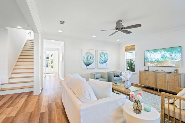 Building Photo - 84 Roundwood Dr