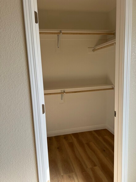 Building Photo - 6936 Kepler Dr