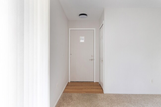 Building Photo - 16446 Clarkson Dr