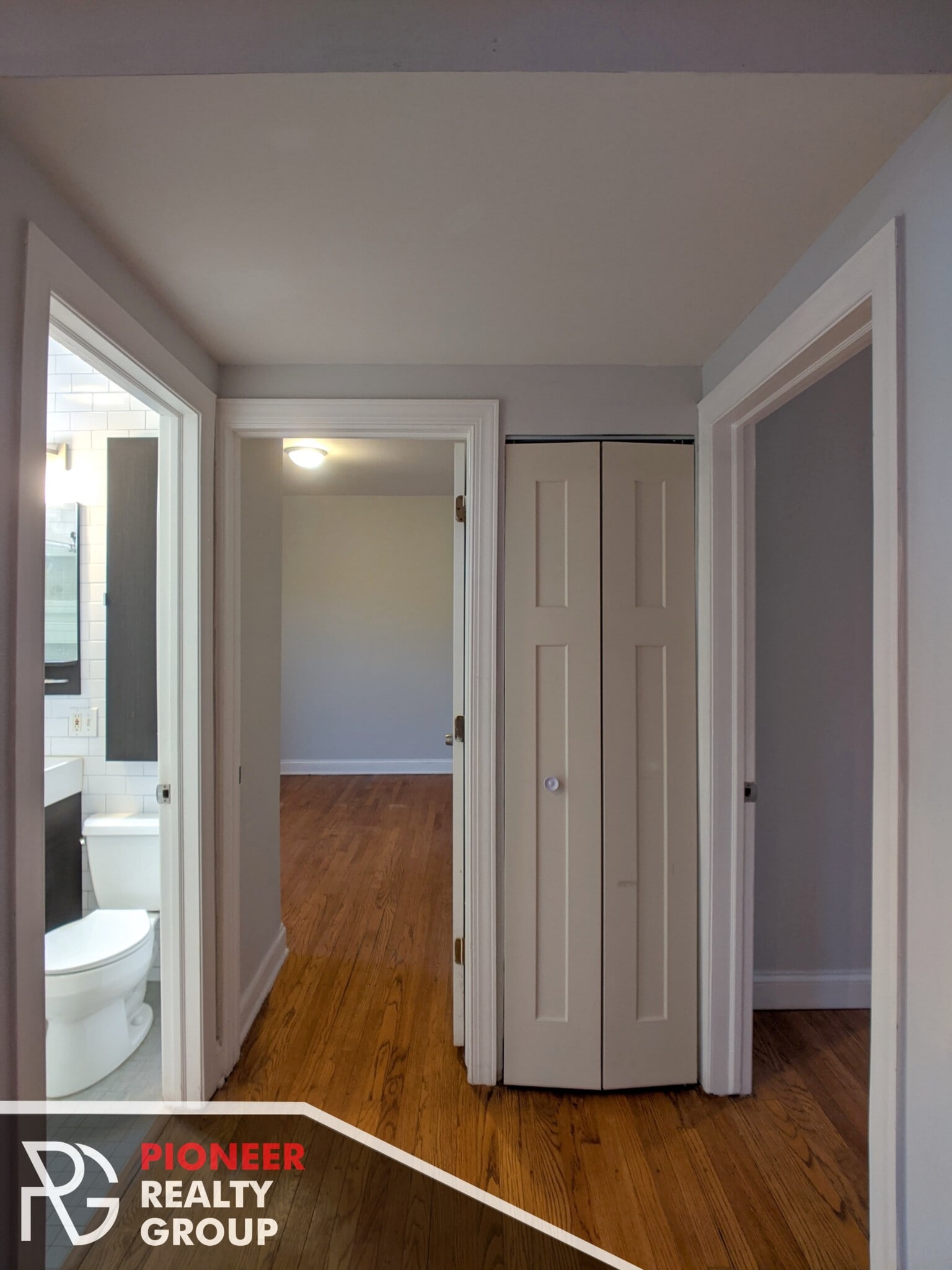 Building Photo - 5029 N Harding Ave