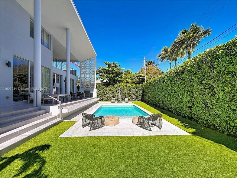 Building Photo - 561 Warren Ln