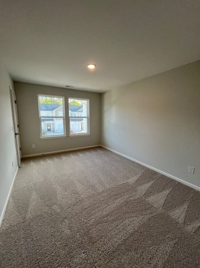 Building Photo - 5086 Northstar Dr