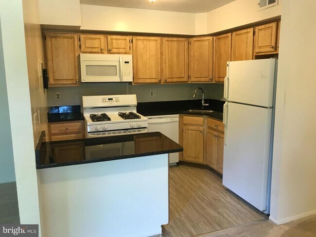 Building Photo - 7821 Enola St