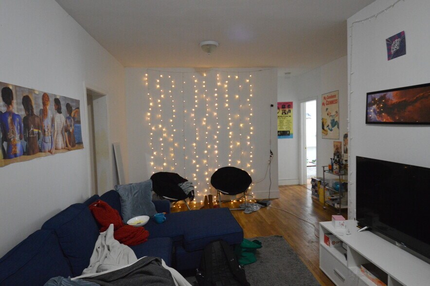 Building Photo - 56 Egmont St