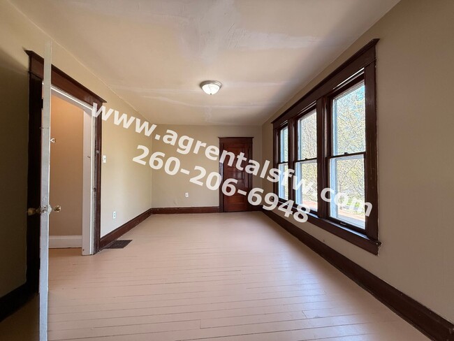 Building Photo - 7 bedroom house