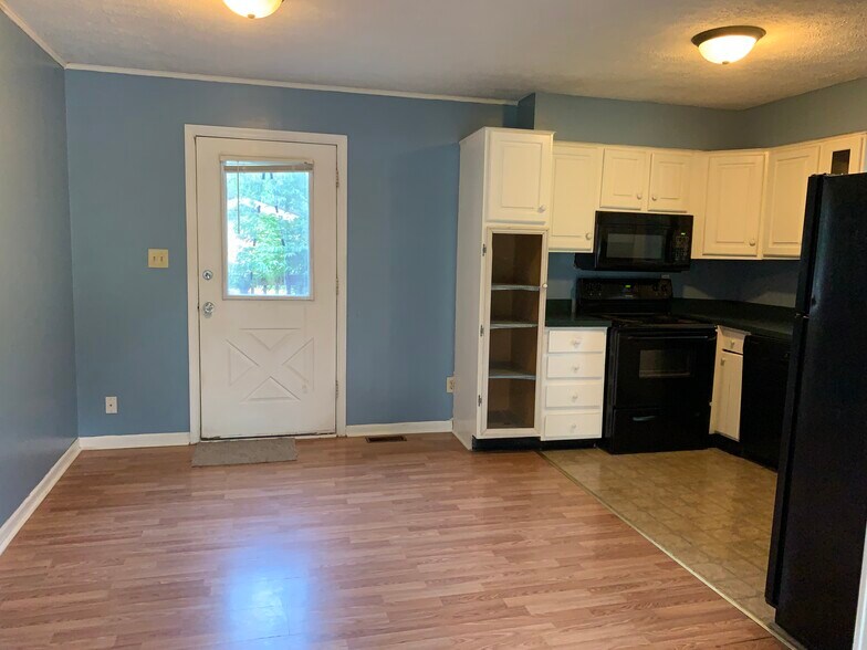 Building Photo - 3201 Catskill Ct