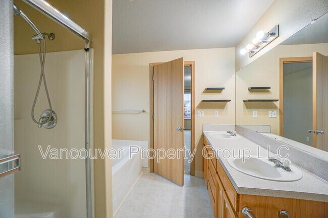 Building Photo - 2420 NE 165th Ave