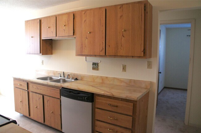 Building Photo - 1420 Royal Oak Ct