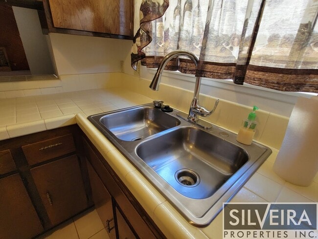 Building Photo - Charming 3 bed 2 bath home in Santa Maria