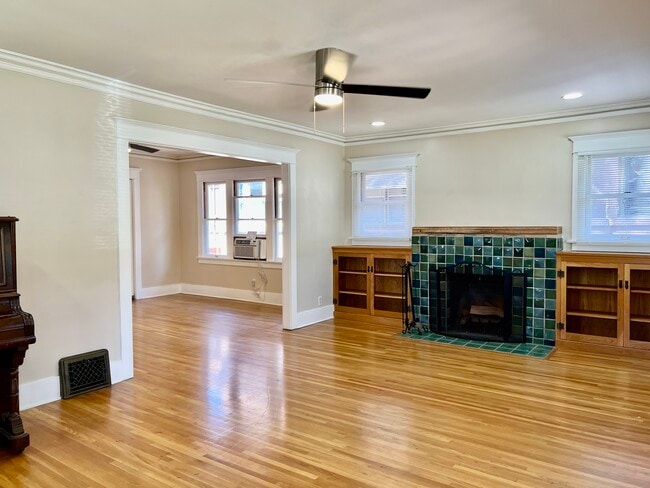 Building Photo - 6037 Friends Ave