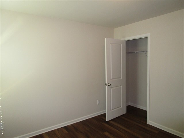 Building Photo - 223 Maxton Ave