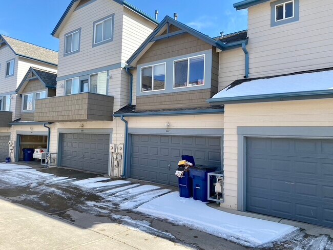 Building Photo - 111 Rowena Pl