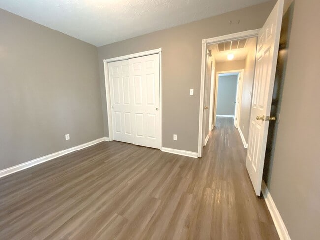 Building Photo - 2 bedroom 1 bath