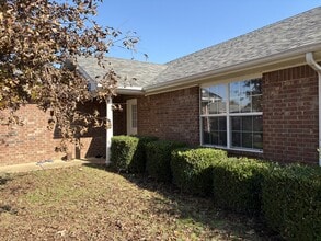 Building Photo - 1423 Crape Myrtle Dr