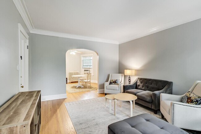 Building Photo - 2646 Ewing Ave