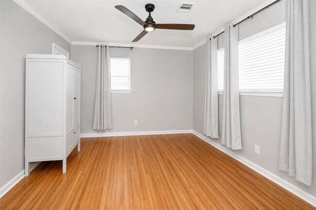 Building Photo - 9531 Weatherwood Dr