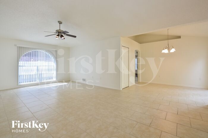 Building Photo - 1429 Lodge Terrace