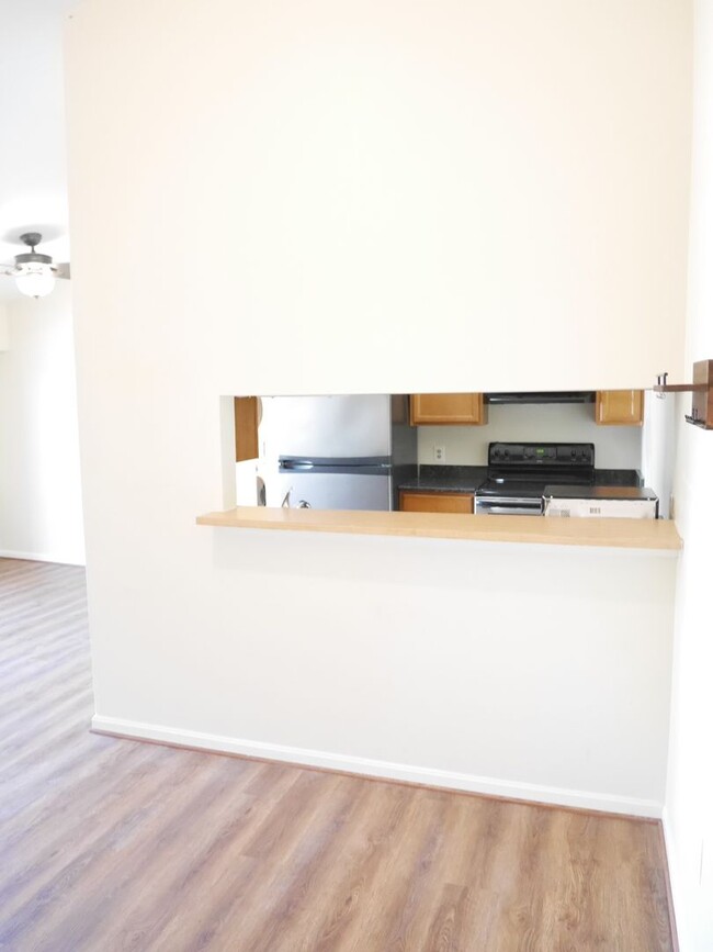 Building Photo - Roomy Two Bedroom Condo- Glen Burnie, MD