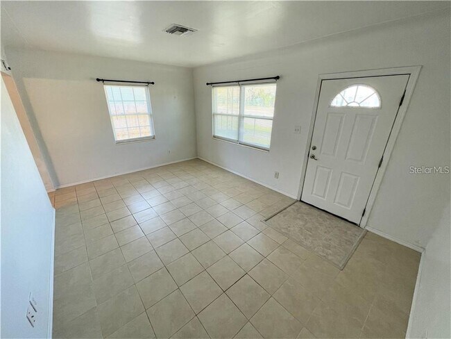 Building Photo - 2334 38th Ave N