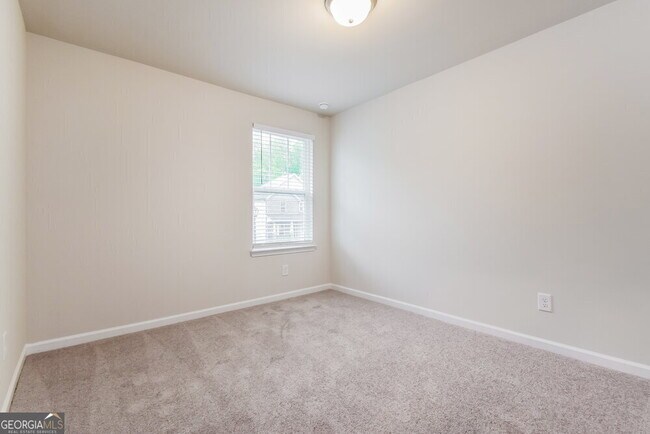 Building Photo - 466 Magnolia Dr