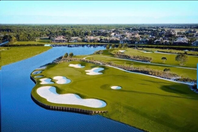 Building Photo - 6700 Fox Hollow Dr