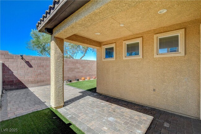 Building Photo - 2104 LeatherBridge Ct