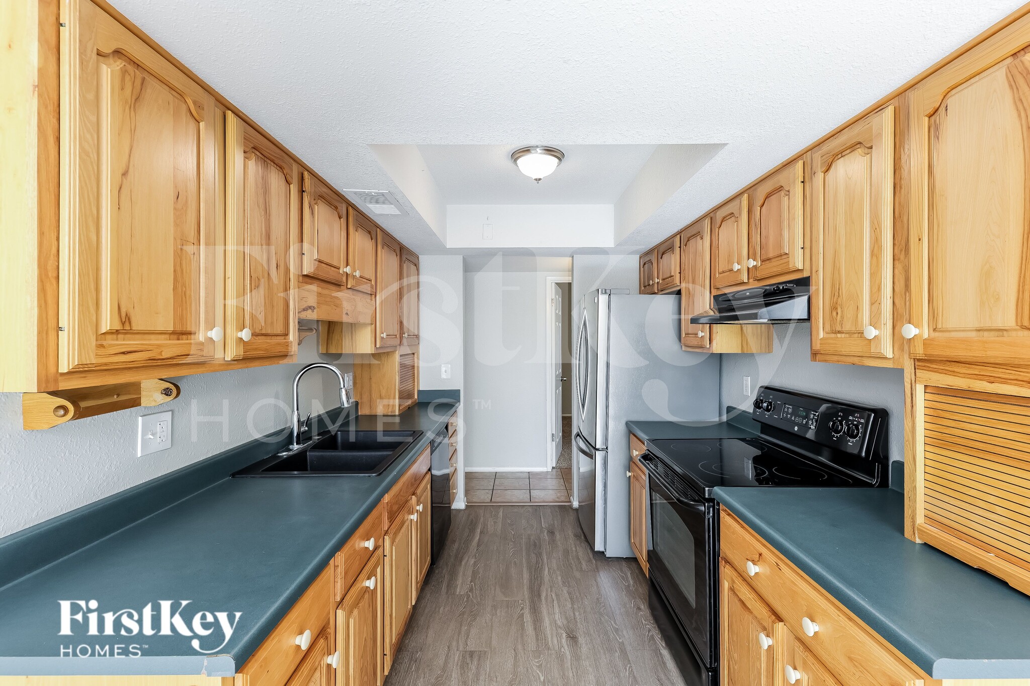 Building Photo - 8647 E Fillmore St