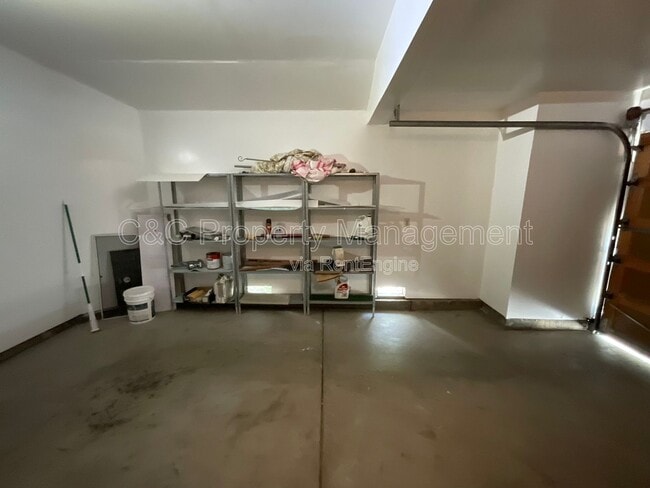 Building Photo - 5435 Quebec Common