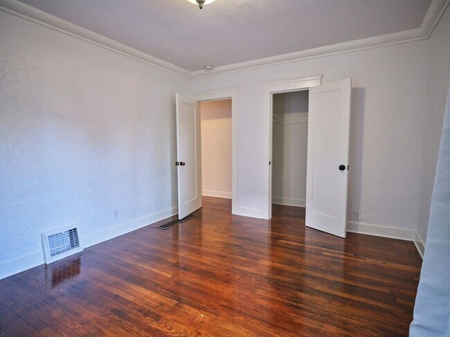 Building Photo - Charming 3 Bedroom in Historical Tower District